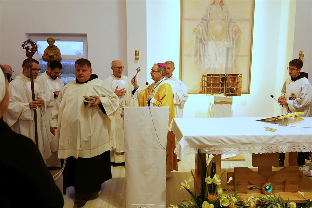 ​Biskup Radoš blagoslovio kapelicu Bezgrešnog začeća BDM u Molvama